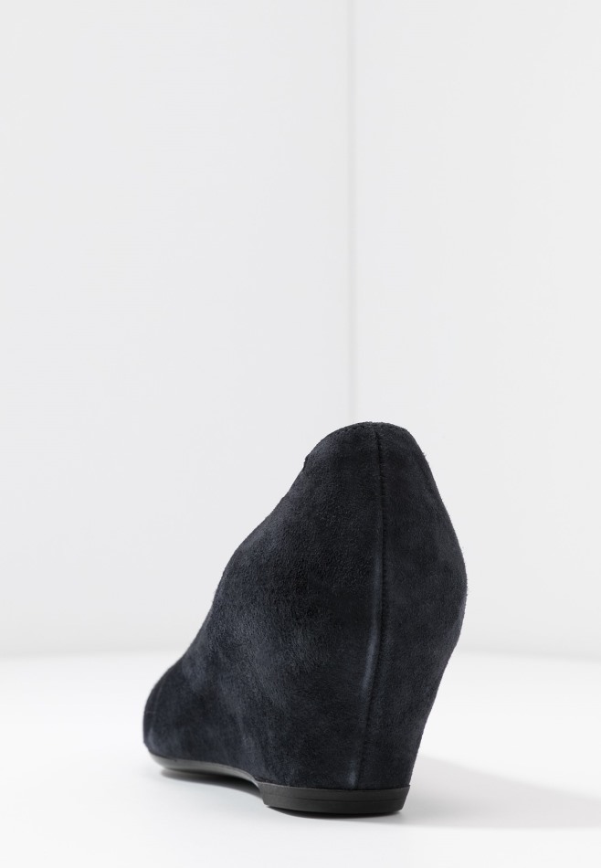 Gabour | Coins Pacifiques Exclusifs